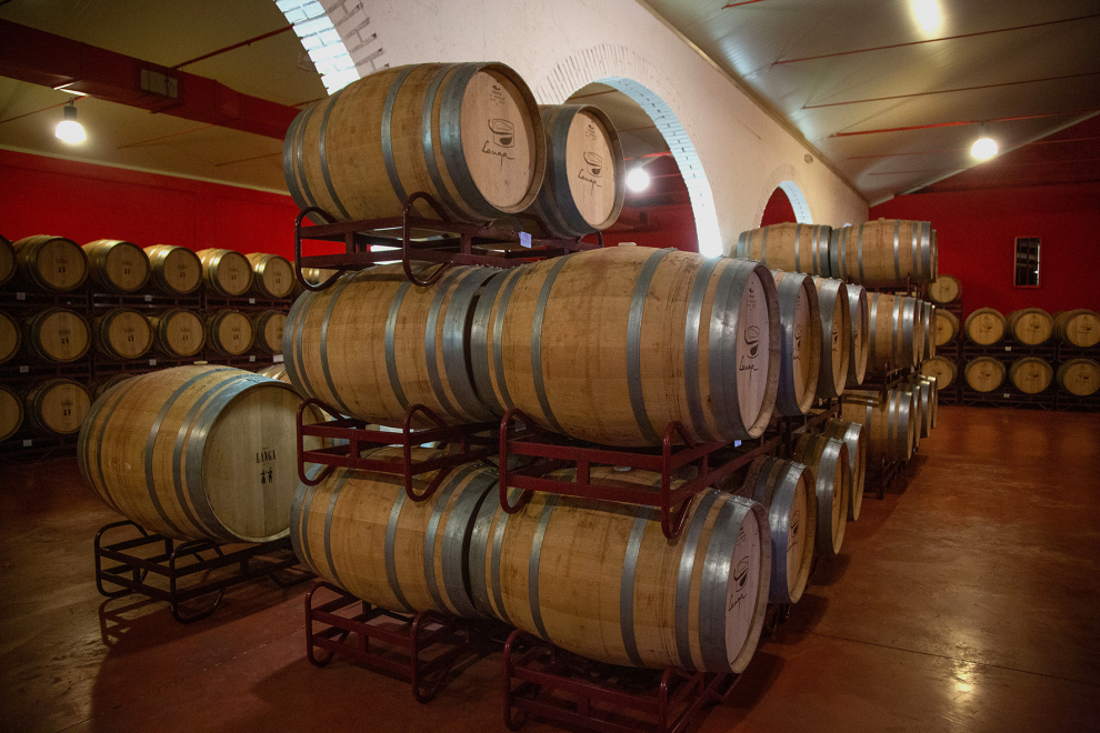 Cubas de vinos en las instalaciones de Bodegas Langa.