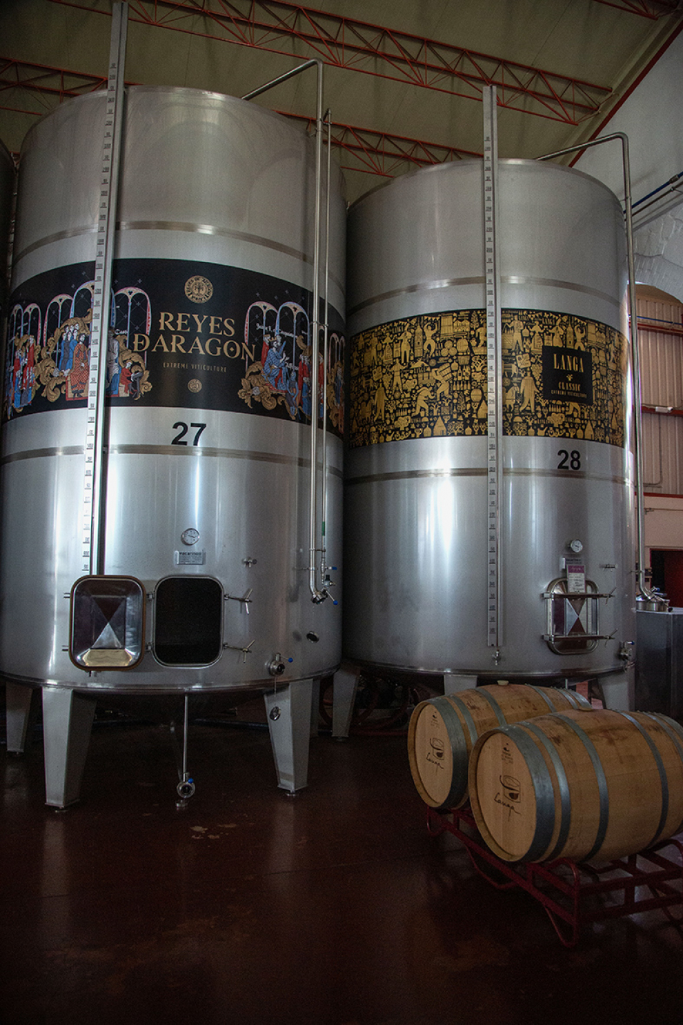 Depósitos en las instalaciones de Bodegas Langa.