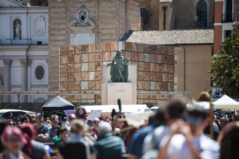 La plaza del Pilar vuelve a ser el epicentro de las Fiestas Goyescas de Zaragoza.