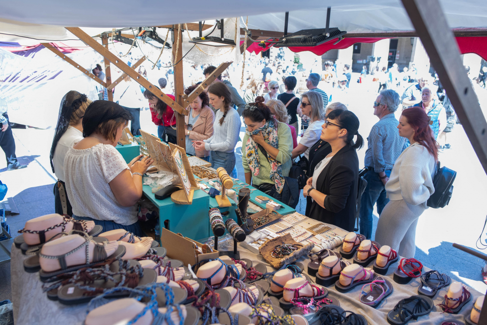 La plaza del Pilar vuelve a ser el epicentro de las Fiestas Goyescas de Zaragoza.