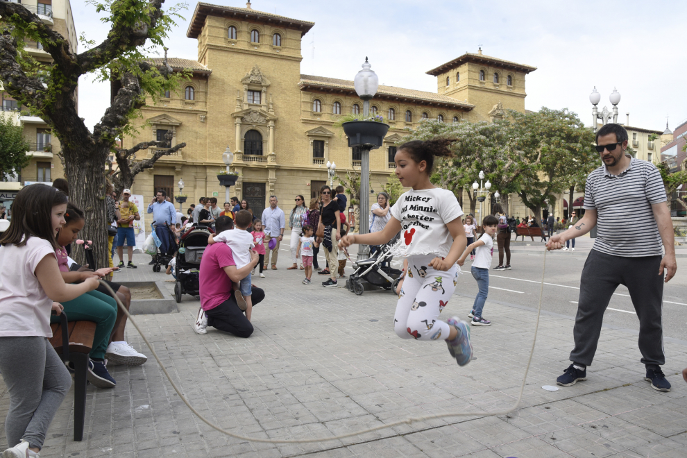 Más de 2.300 niños y niñas han salido a jugar a la calle y los parques de Huesca.