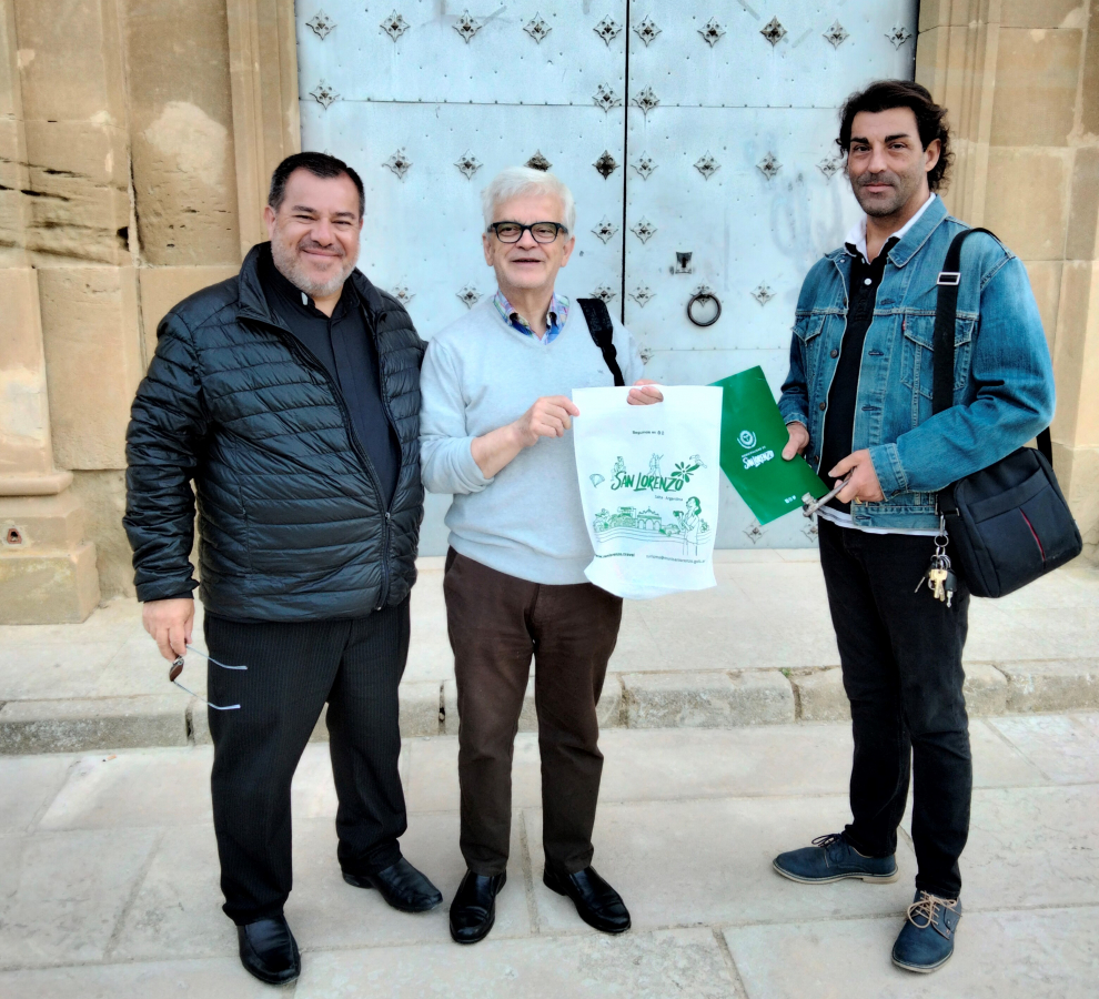 Los miembros de la parroquia de San Lorenzo de Salta (Argentina) visitaron distintos lugares vinculados a San Lorenzo en la ciudad de Huesca.