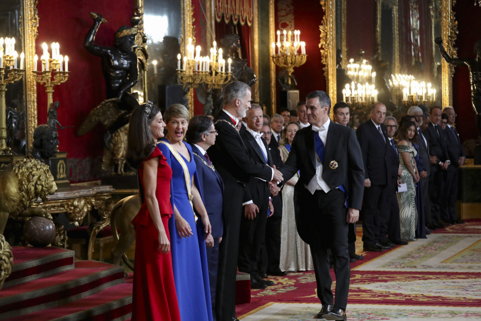 Madrid - Il presidente colombiano Gustavo Petro con la regina spagnola Letizia e al primo ministro spagnolo Pedro Sanchez
