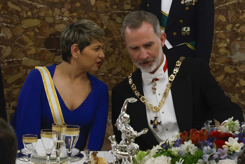 Madrid - Il presidente colombiano Gustavo Petro con la regina spagnola Letizia e al primo ministro spagnolo Pedro Sanchez