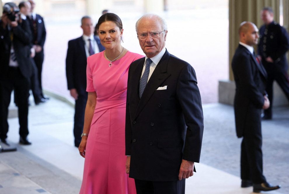 El Rey Carlos Gustavo de Suecia y su hija, la princesa Victoria