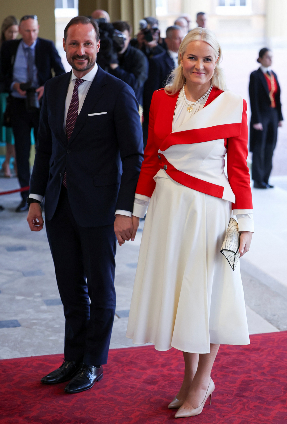 El heredero de Noruega, el príncipe Haakon, y la princesa Mette-Marit
