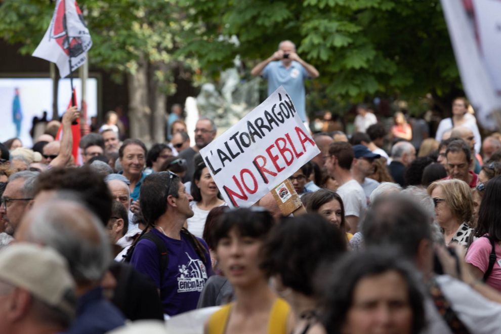 Manifestación en Zaragoza para defender la paralización del proyecto de Canal Roya.