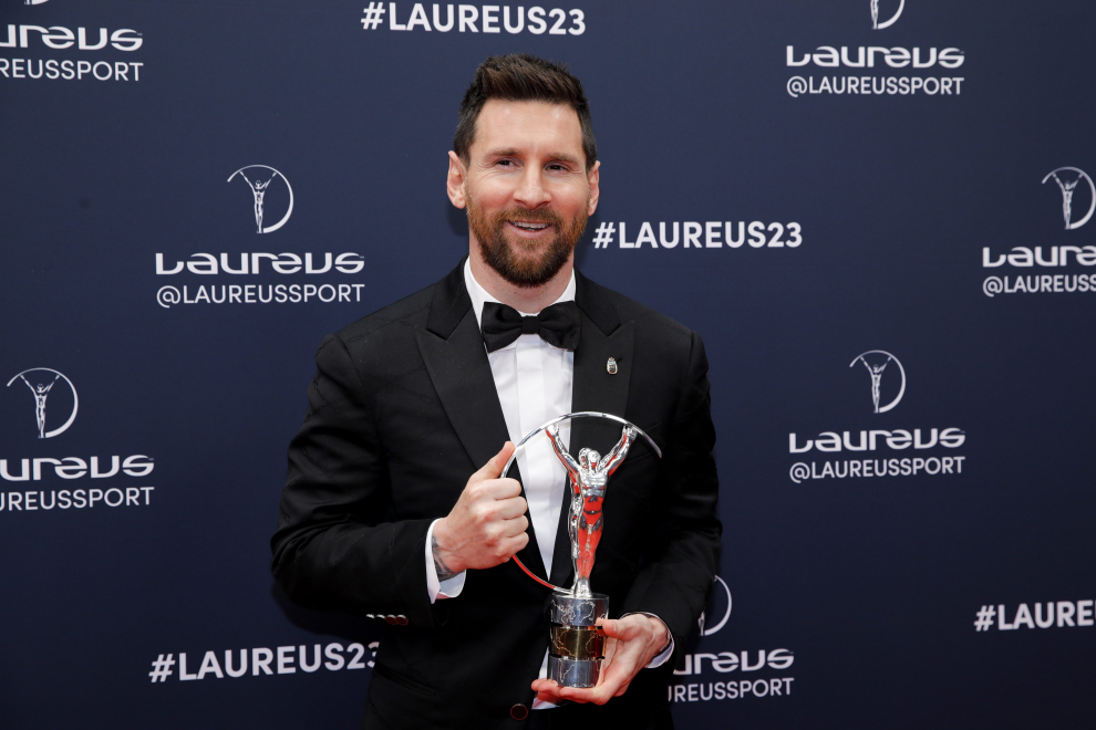El futbolista Lionel Messi con su trofeo en los Premios Laureus 2023