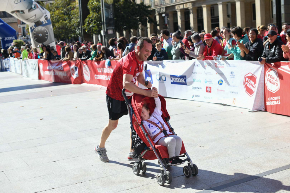 Foto de la Carrera Popular 'Ponle Freno' Zaragoza 2023, en la Plaza del Pilar