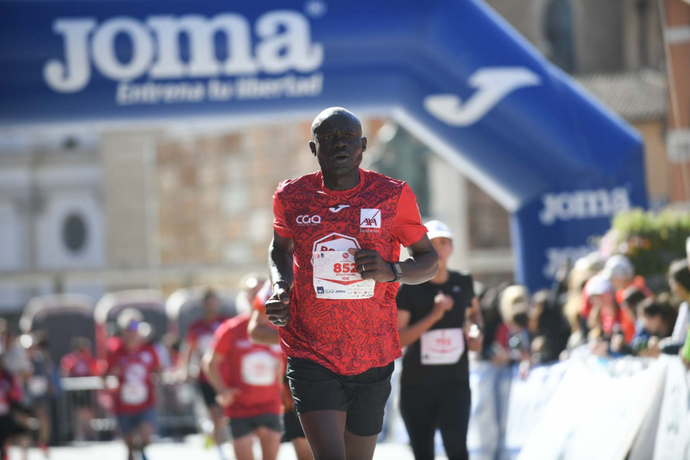 Foto de la Carrera Popular 'Ponle Freno' Zaragoza 2023, en la Plaza del Pilar
