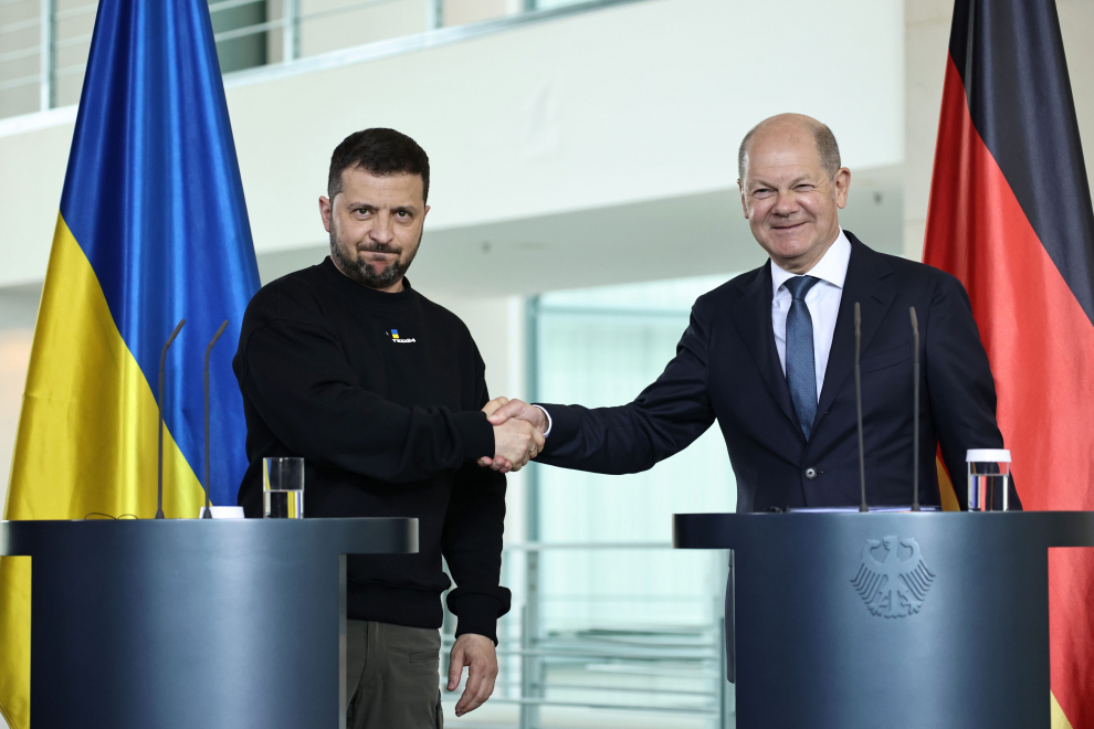 Foto de la visita del presidente de Ucrania, Volodomir Zelenski, a Alemania, recibido por el canciller Olaf Scholz