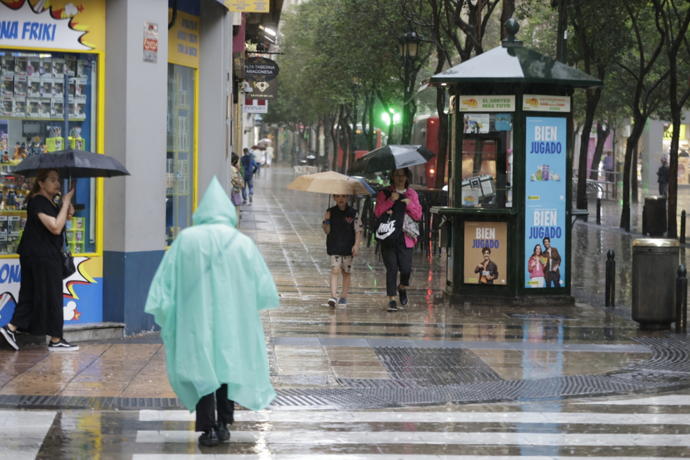Zaragoza este martes en una tarde lluviosa.