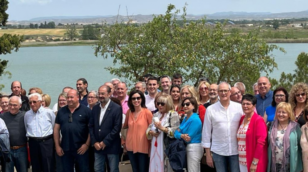 Lambán con compañeros del PSOE de Ejea y las Cinco Villas.