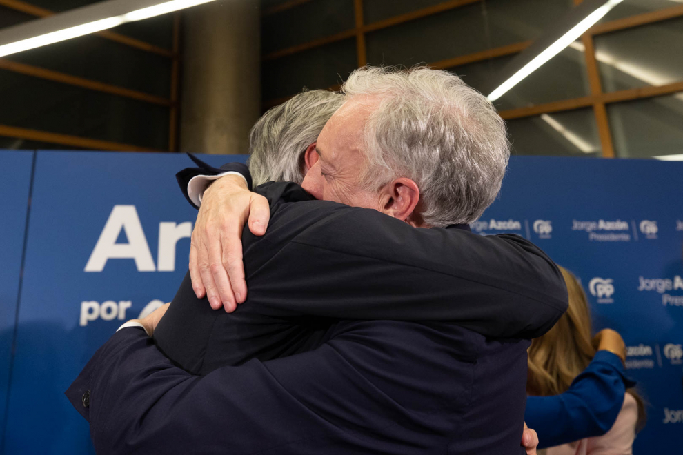 Conforme se fueron conociendo los resultados, la sede del PP para la noche electoral se fue convirtiendo en una auténtica celebración.