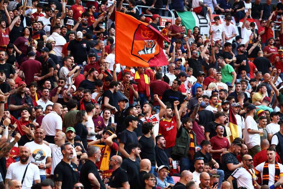 Ambiente festivo en Budapest antes de la final de la Euroliga entre Roma y Sevilla.