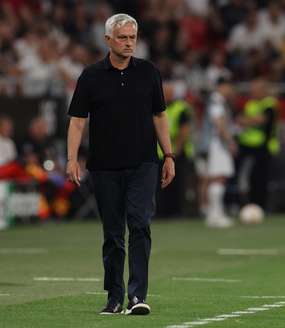 El técnico del Roma, Mourinho en la final de la Liga Europa entre Roma y Sevilla en Budapest.