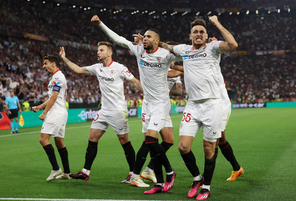 Foto de la final de la Liga Europa entre Roma y Sevilla en Budapest