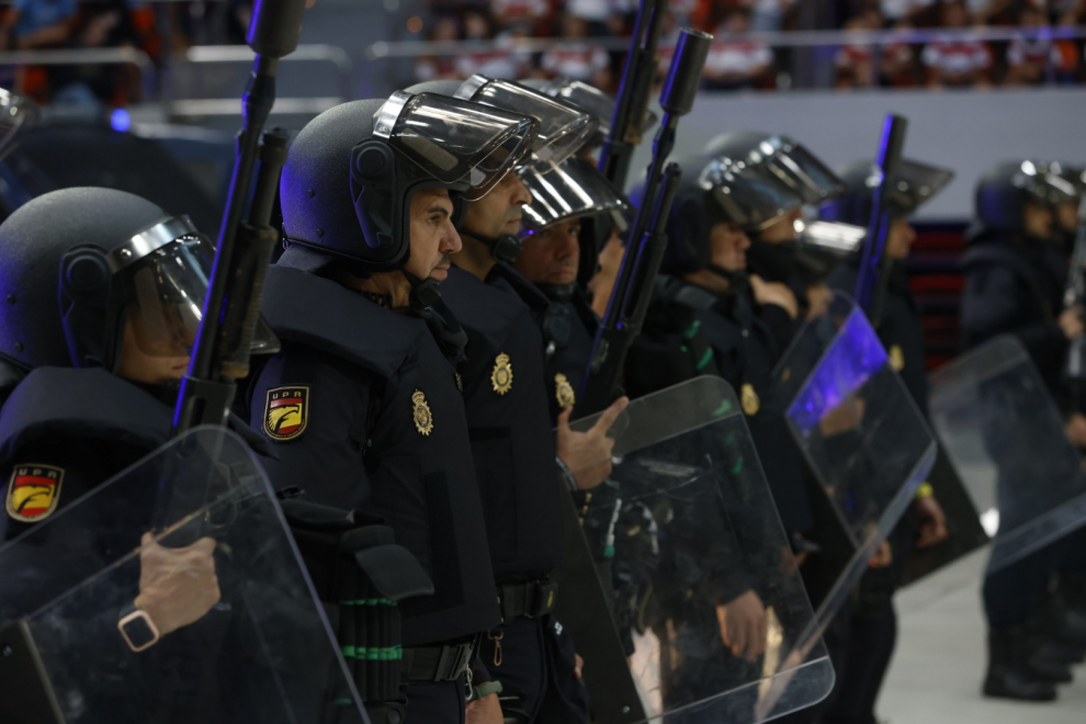 La Policía Nacional exhibe sus medios a la comunidad educativa