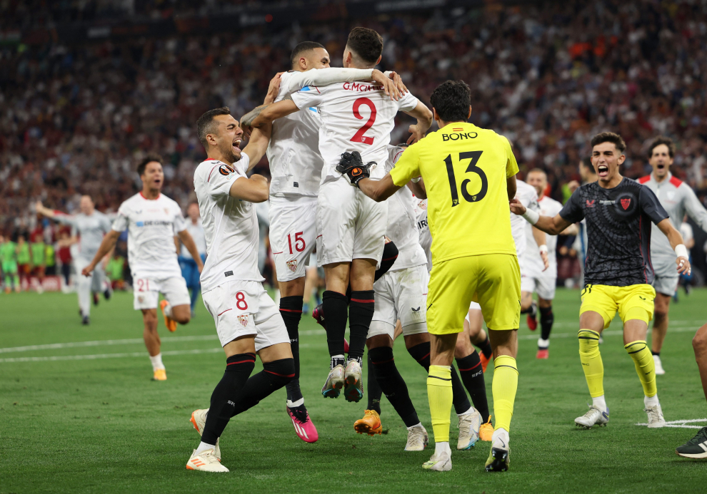 Foto de la final de la Europa League entre Roma y Sevilla en Budapest