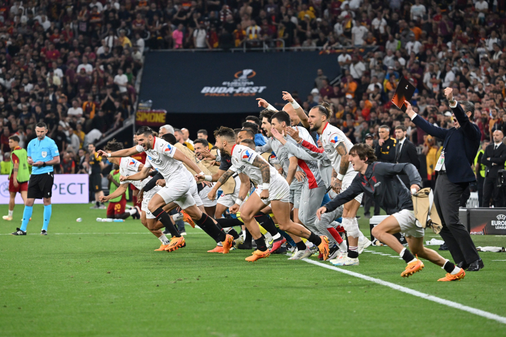Foto de la final de la Europa League entre Roma y Sevilla en Budapest