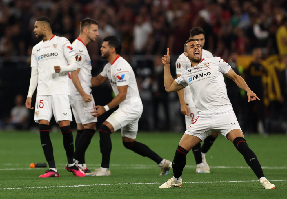 Foto de la final de la Europa League entre Roma y Sevilla en Budapest