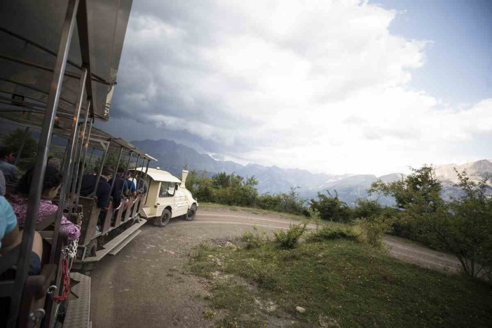 Tren de alta montaña que sube hasta Piedrafita