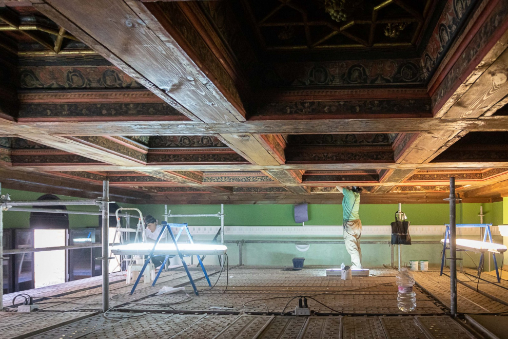 El Ayuntamiento ha terminado las labores de restauración del artesonado de la antigua Casa de Gabriel Sánchez