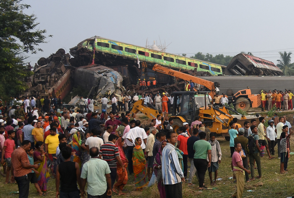 Belongings of passengers lie next to a damaged coach after a deadly collision of trains, in Balasore district, in the eastern state of Odisha, India, June 3, 2023. REUTERS/Stringer NO RESALES. NO ARCHIVES. INDIA-CRASH/RAIL
