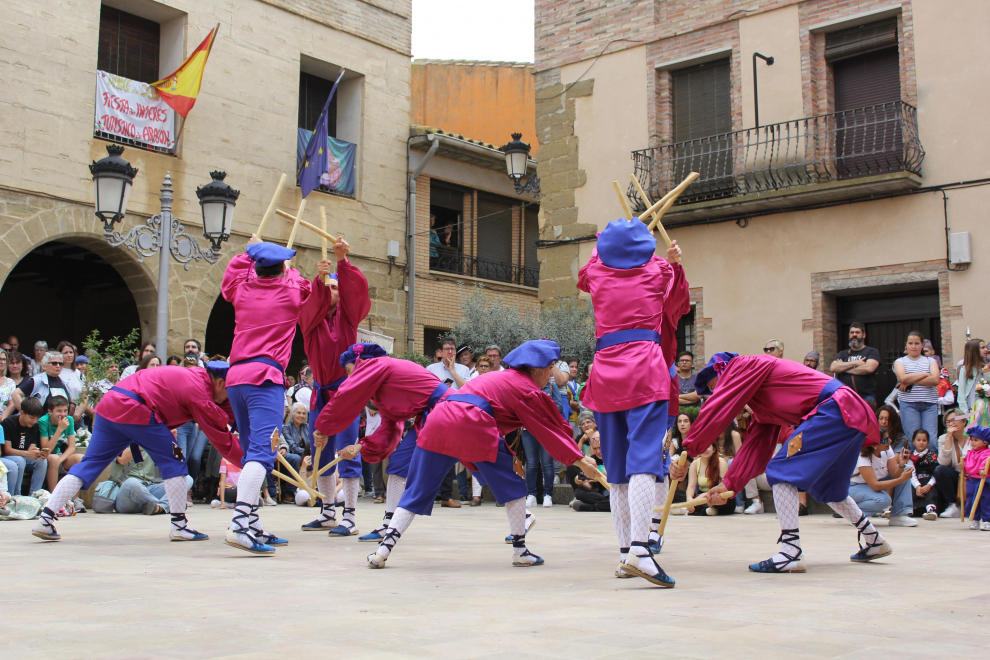 Encuentro de dances de Monegros en Sena (Huesca).
