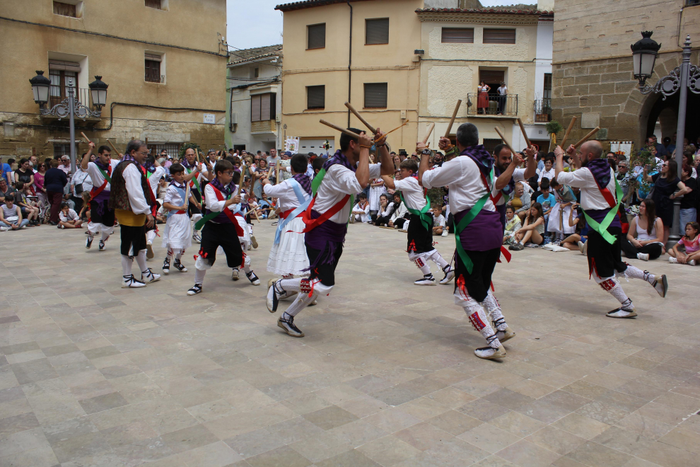 Encuentro de dances de Monegros en Sena (Huesca).