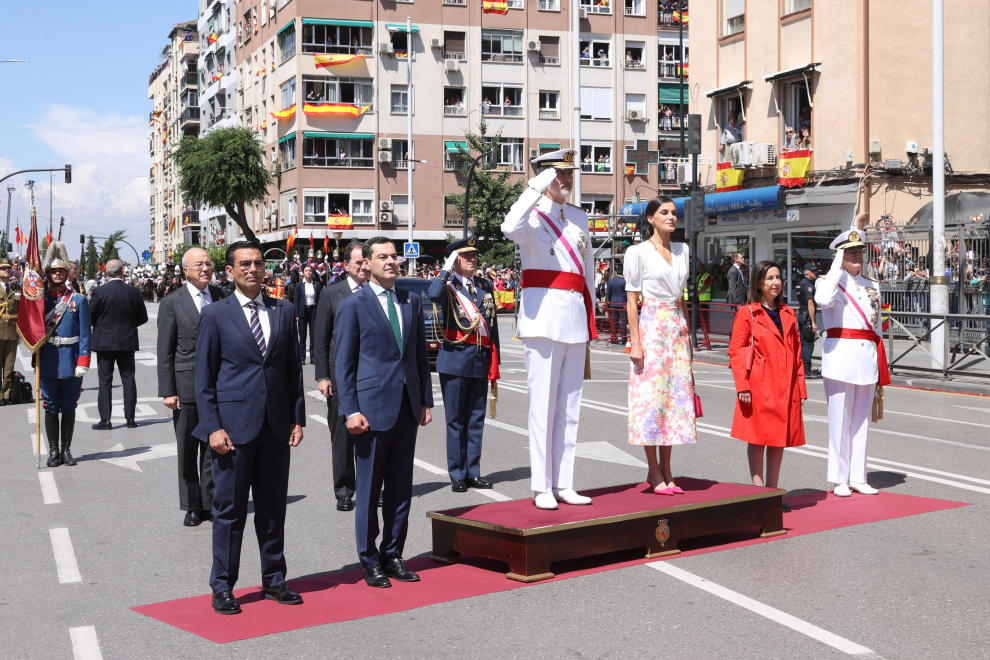 Los Reyes presiden el Día de las Fuerzas Armadas en Granada