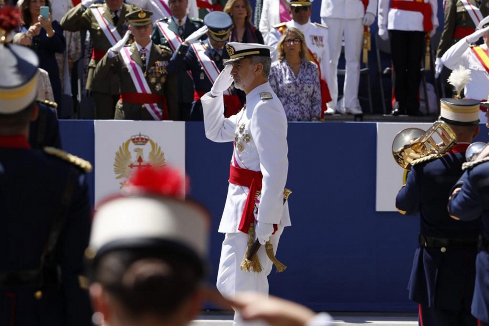 Los Reyes presiden los actos del Día de las Fuerzas Armadas en Granada.
