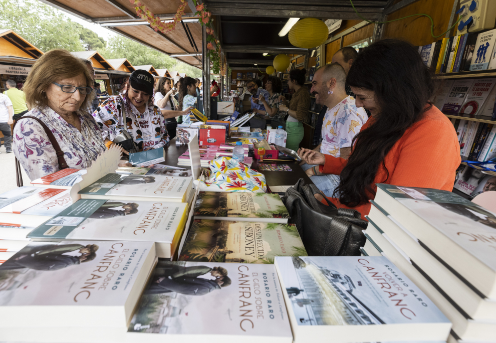 Feria del Libro en el parque Grande José Antonio Labordeta de Zaragoza