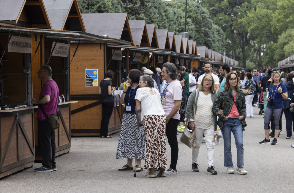 Feria del Libro en el parque Grande José Antonio Labordeta en Zaragoza