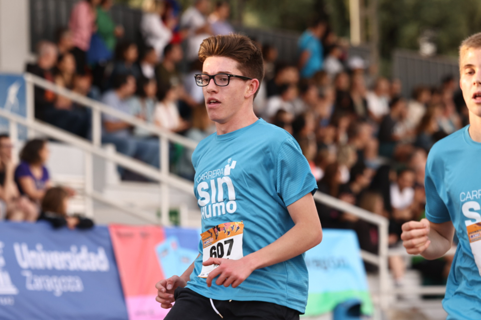 Foto de la Carrera sin Humo 2023 en el estadio del Campus San Francisco de Zaragoza