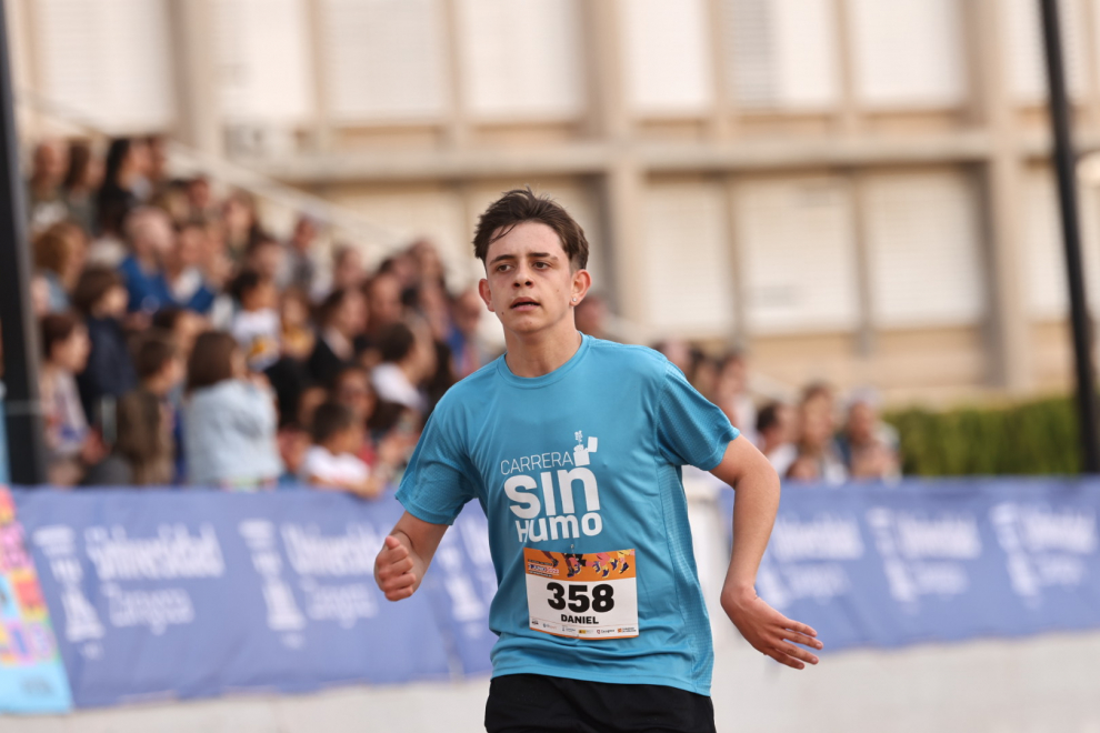 Foto de la Carrera sin Humo 2023 en el estadio del Campus San Francisco de Zaragoza