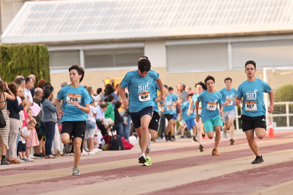 Foto de la Carrera sin Humo 2023 en el estadio del Campus San Francisco de Zaragoza
