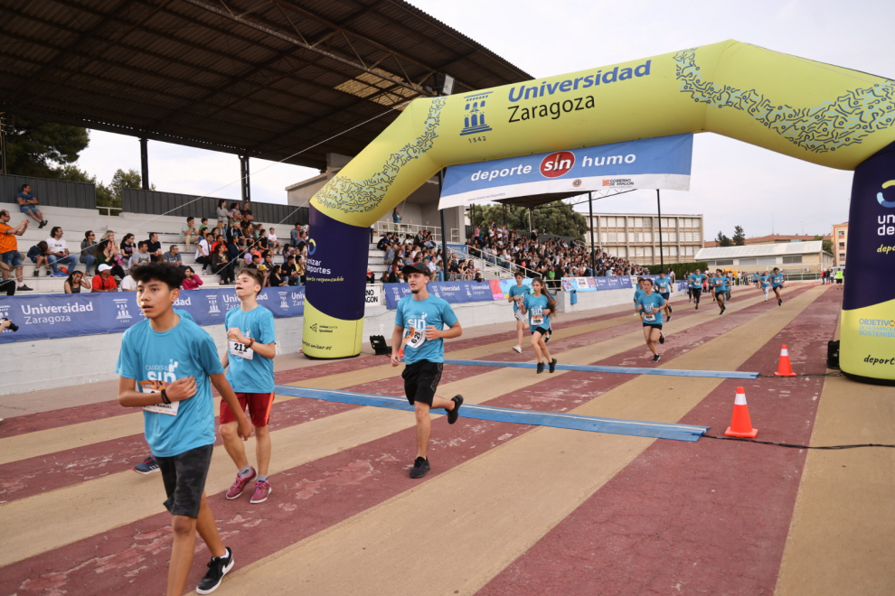 Foto de la Carrera sin Humo 2023 en el estadio del Campus San Francisco de Zaragoza