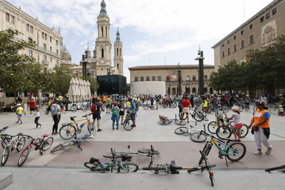 La marcha más multitudinaria ha partido desde la plaza del Pilar hasta el parque Bruil.