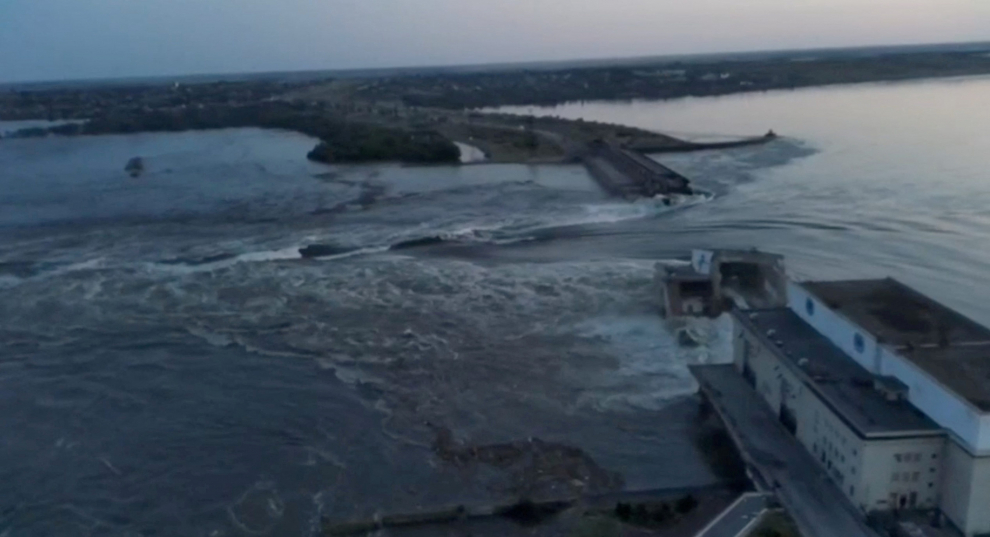 A general view of the Nova Kakhovka dam that was breached in Kherson region, Ukraine June 6, 2023 in this screen grab taken from a video obtained by Reuters/via REUTERS    THIS IMAGE HAS BEEN SUPPLIED BY A THIRD PARTY. NO RESALES. NO ARCHIVES. UKRAINE-CRISIS/BLAST-DAM