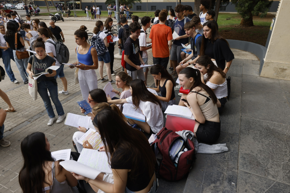 En torno a 6.500 alumnos se presentan estos días a las pruebas de la EVAU en Aragón.