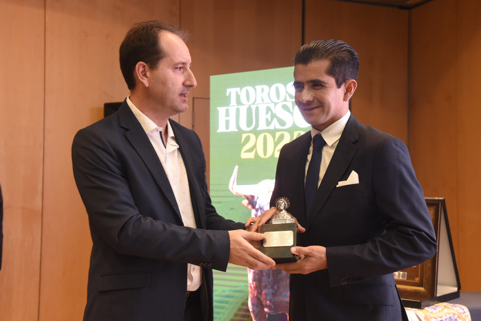 Tauroemoción ha presentado los carteles de la próxima Feria Taurina de la Albahaca de Huesca y ha entregado los premios a los triunfadores de 2022.
