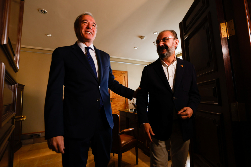 Fotos de la reunión de Lambán y Azcón en el Pignatelli