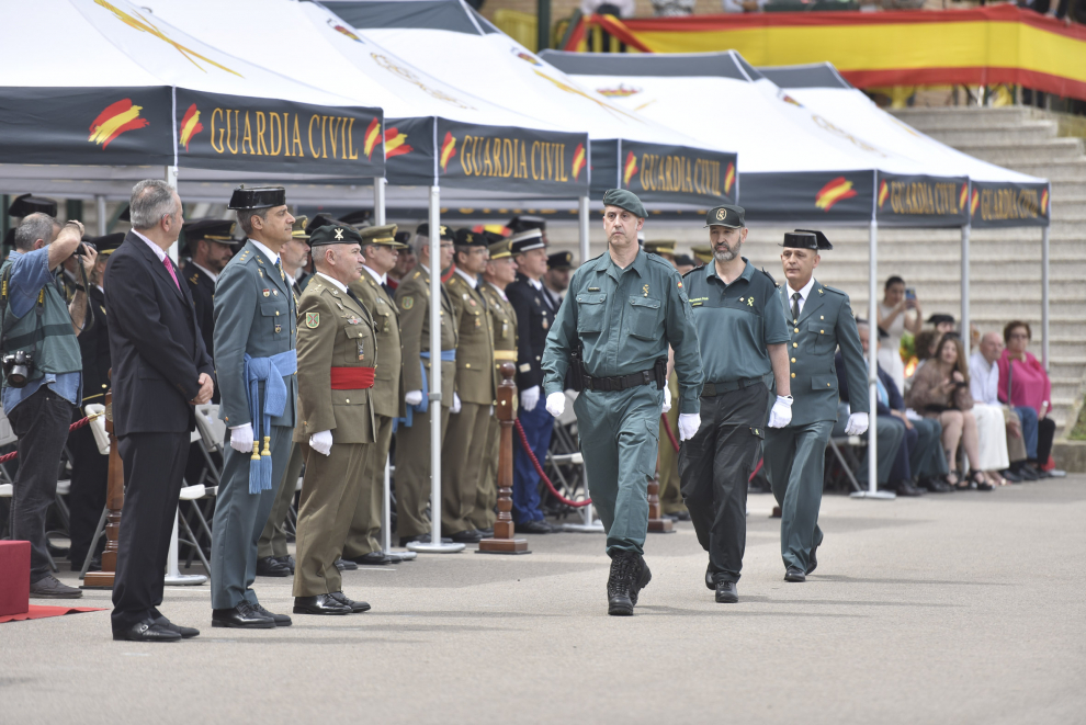 La Guardia Civil de Huesca ha entregado condecoraciones y reconocimientos en la celebración del 179 aniversario de la fundación del cuerpo.