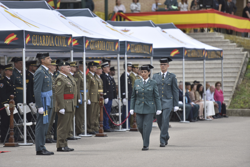 La Guardia Civil de Huesca ha entregado condecoraciones y reconocimientos en la celebración del 179 aniversario de la fundación del cuerpo.