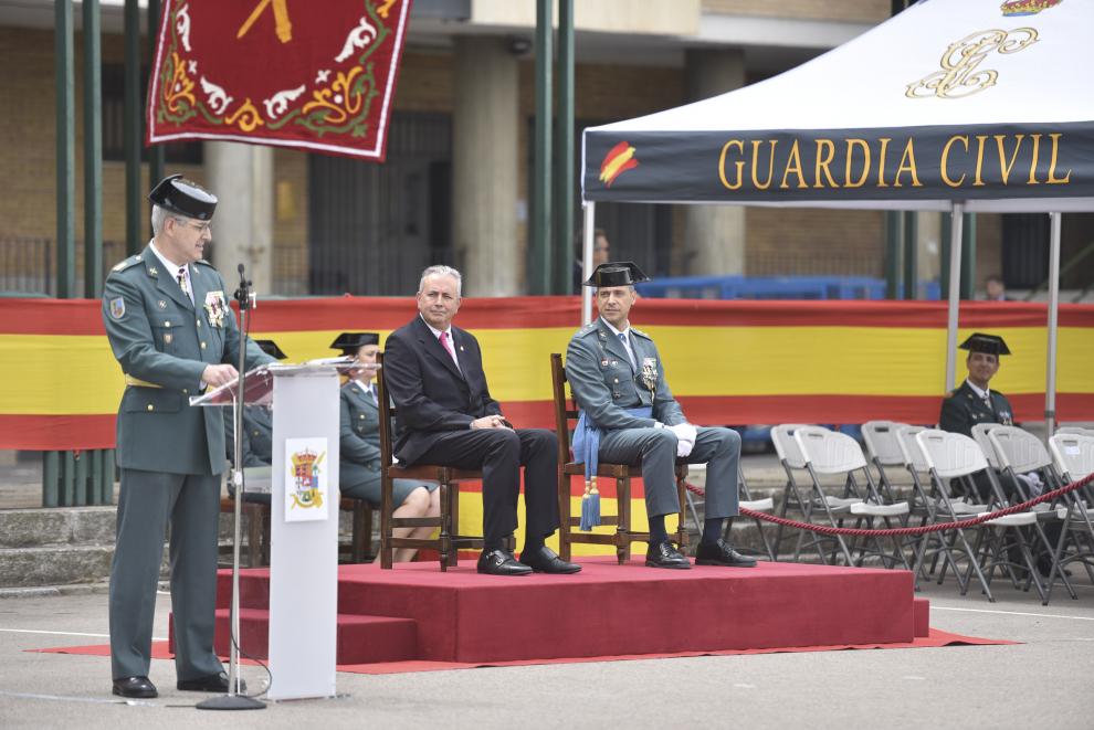 La Guardia Civil de Huesca ha entregado condecoraciones y reconocimientos en la celebración del 179 aniversario de la fundación del cuerpo.