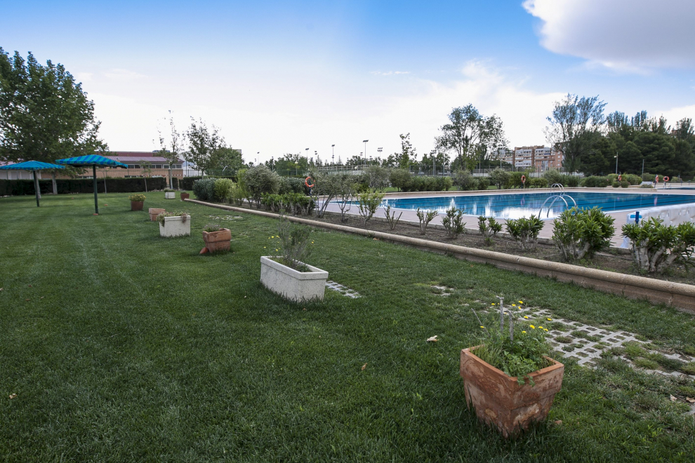 Fotos de las piscinas municipales de verano del CDM Actur