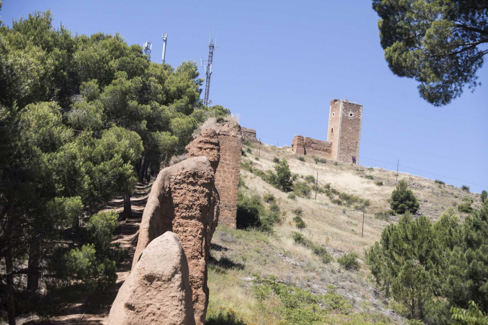Muralla del recinto defensivo y la torre del Castillo Mayor de Daroca