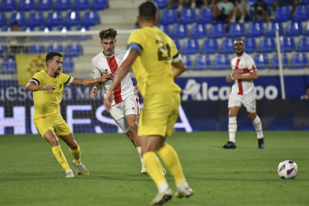 Los goles de Manu Rico, Hugo Vallejo y Rafa Tresaco dieron la victoria a la SD Huesca (3-0).