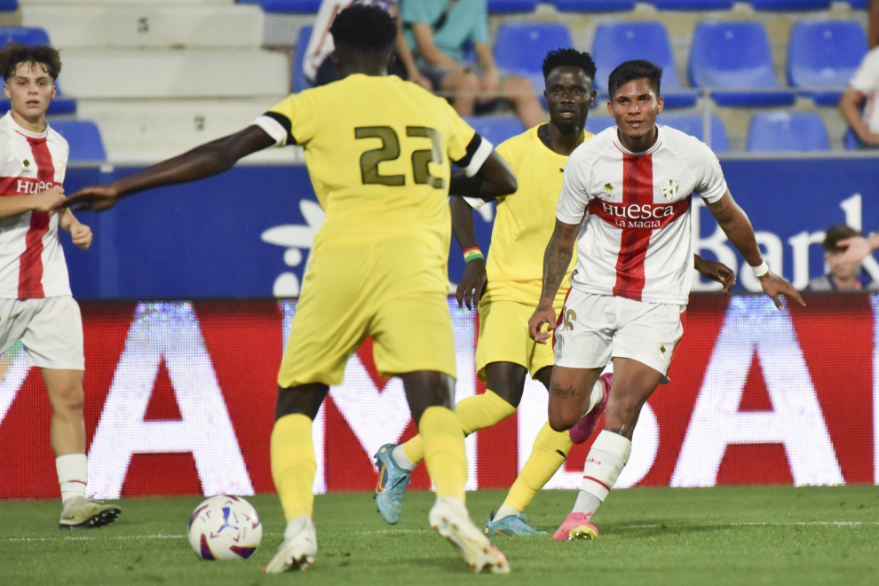 Los goles de Manu Rico, Hugo Vallejo y Rafa Tresaco dieron la victoria a la SD Huesca (3-0).